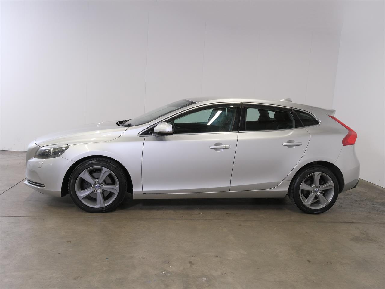 Wheeler Motor Company -#27342 2014 Volvo V40